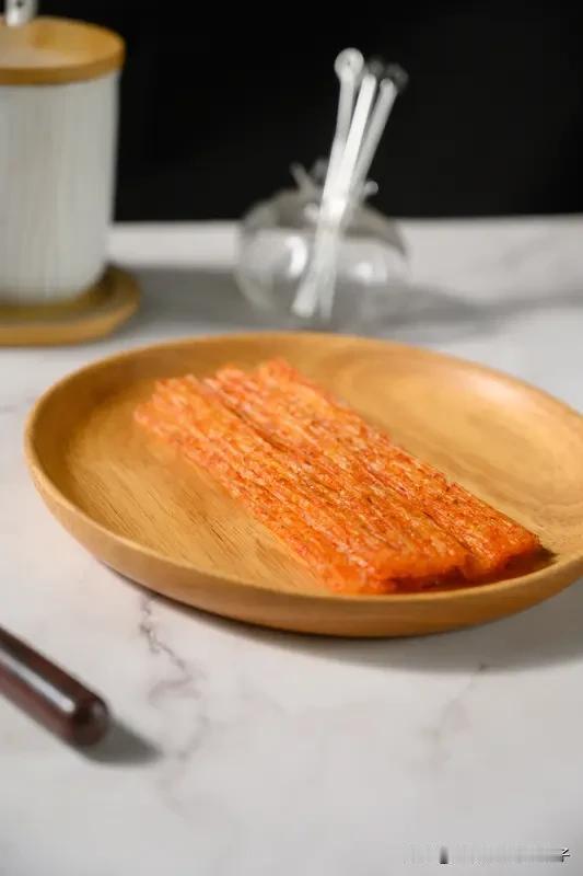 女生吃辣条中了根金条这女生运气简直逆天了！1月28日极目新闻报道，四川绵阳杨女