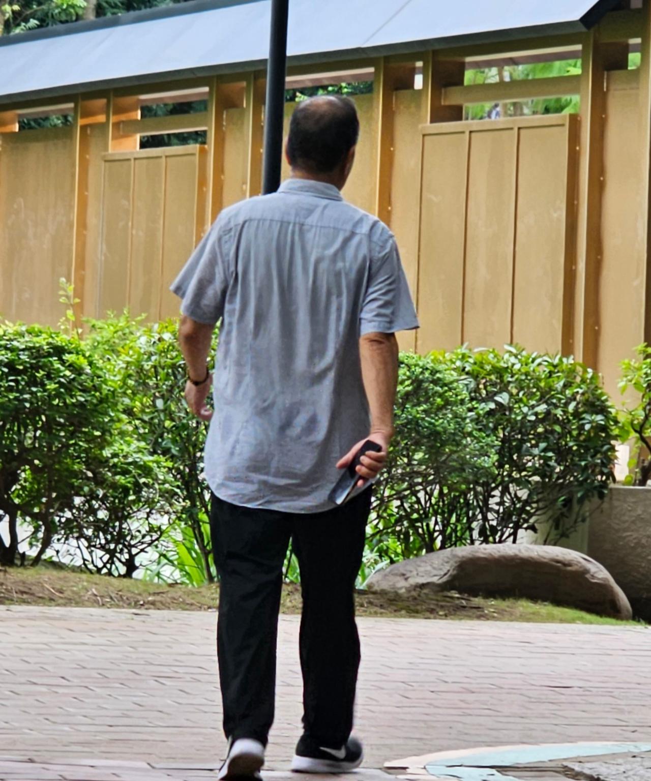 我爸退休后，弟弟让他帮忙看孩子，他说：“孩子我看不了，每月补贴你3000块钱吧，