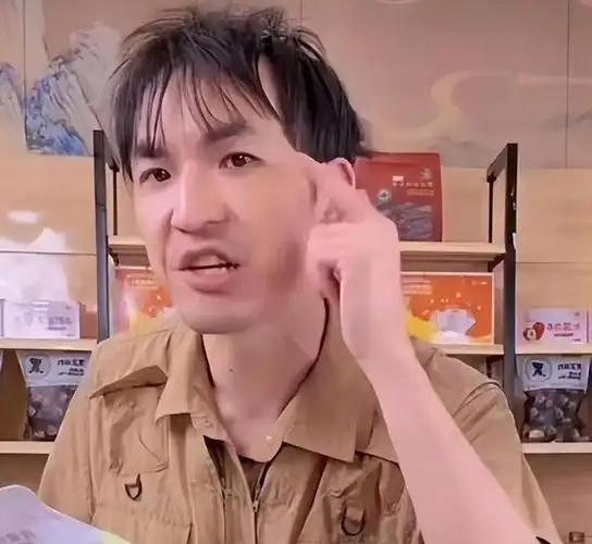 铁头二进宫，被判了八年，团队中最高获刑的高达十三年。从这个刑期来看，他们的罪行还