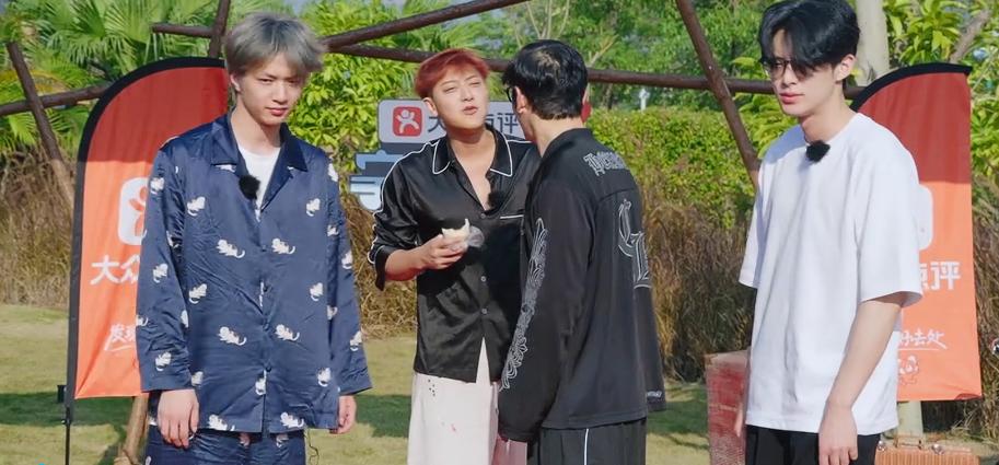 黄子韬怎么胖成这样了？这是脑溢血后遗症，还是幸福肥？整个人完全控制不住嘴，上节目