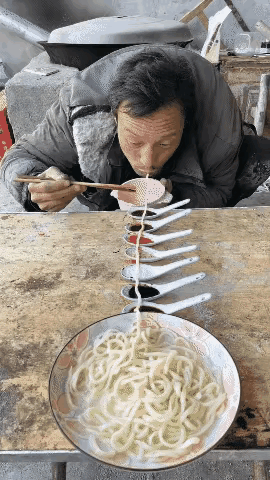 这面条真的是五味杂陈啊