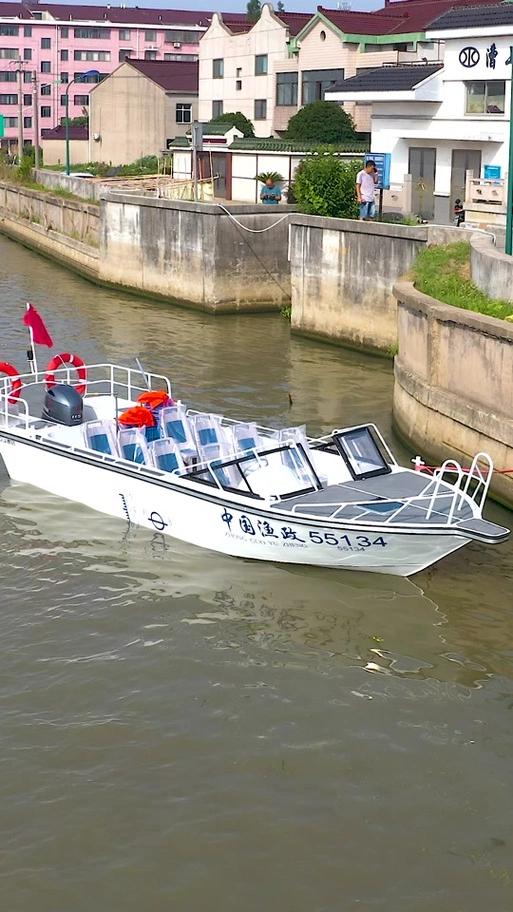 在波斯湾躲导弹，来南海装“狠角色”？美国这6艘小艇，真正危险的根本不是炮。在中