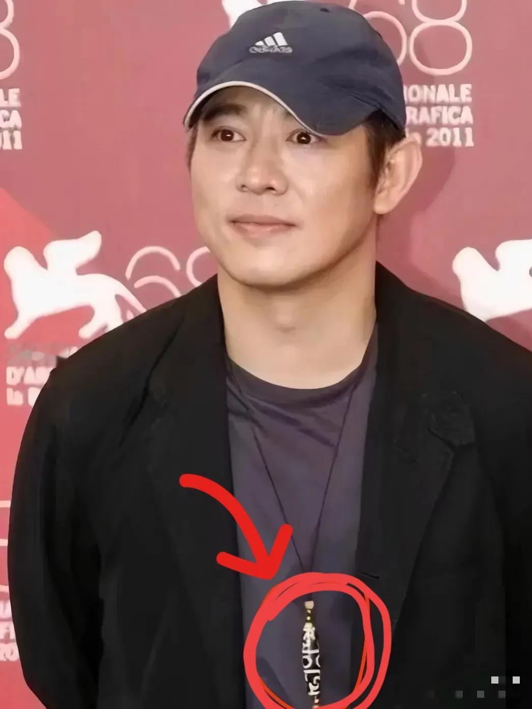李连杰病倒这事儿，让他那价值1.2亿的九眼天珠被推上风口浪尖！之前吹得神乎其神，