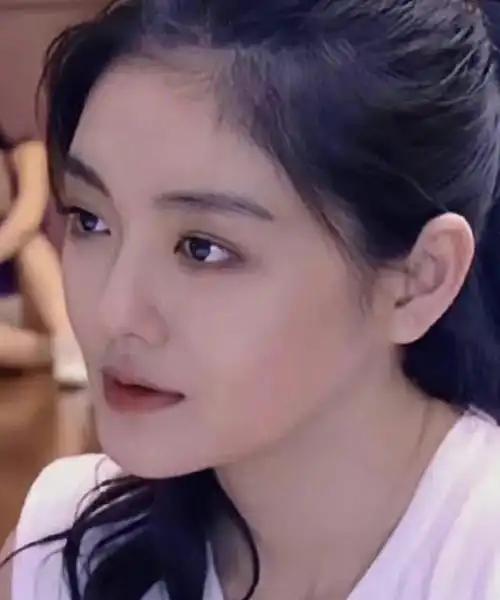 终于知道，为什么小s和具俊晔去韩国，为何不带s妈黄春梅了！看到她深夜发小作文