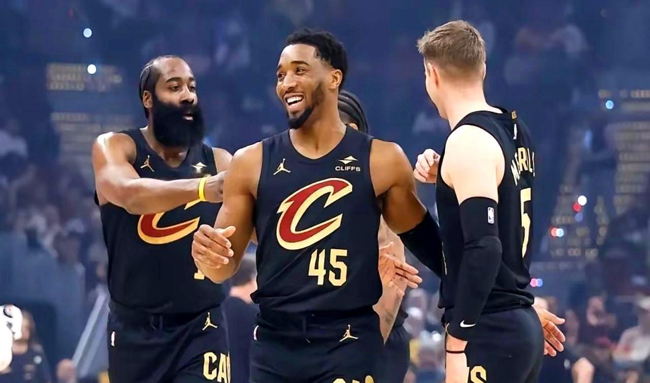 快船这套阵容看着唬人，其实一直差口气。詹姆斯·哈登加盟后场均送出8.5次