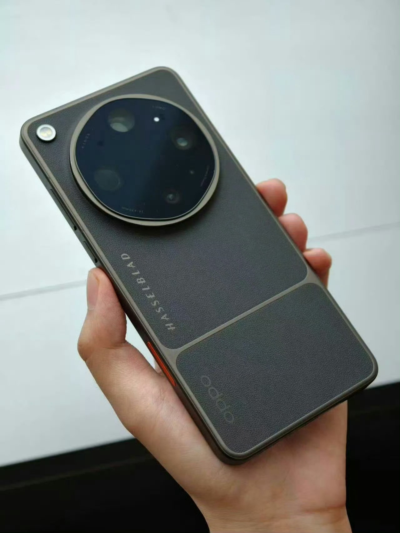 据说是OPPOX9Ultra长这样大家都开始找新的且能让记住的设计