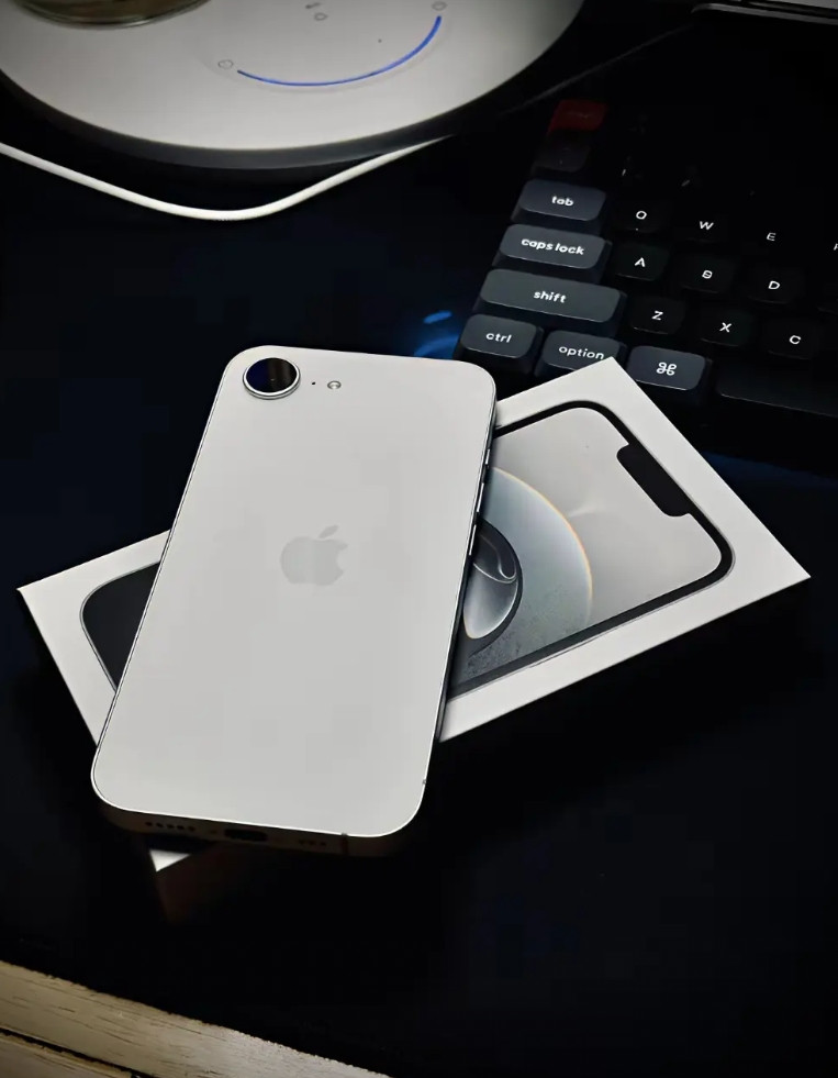 每年的7、8月份，是最不适宜入手iPhone的季节。因为9月中旬新款