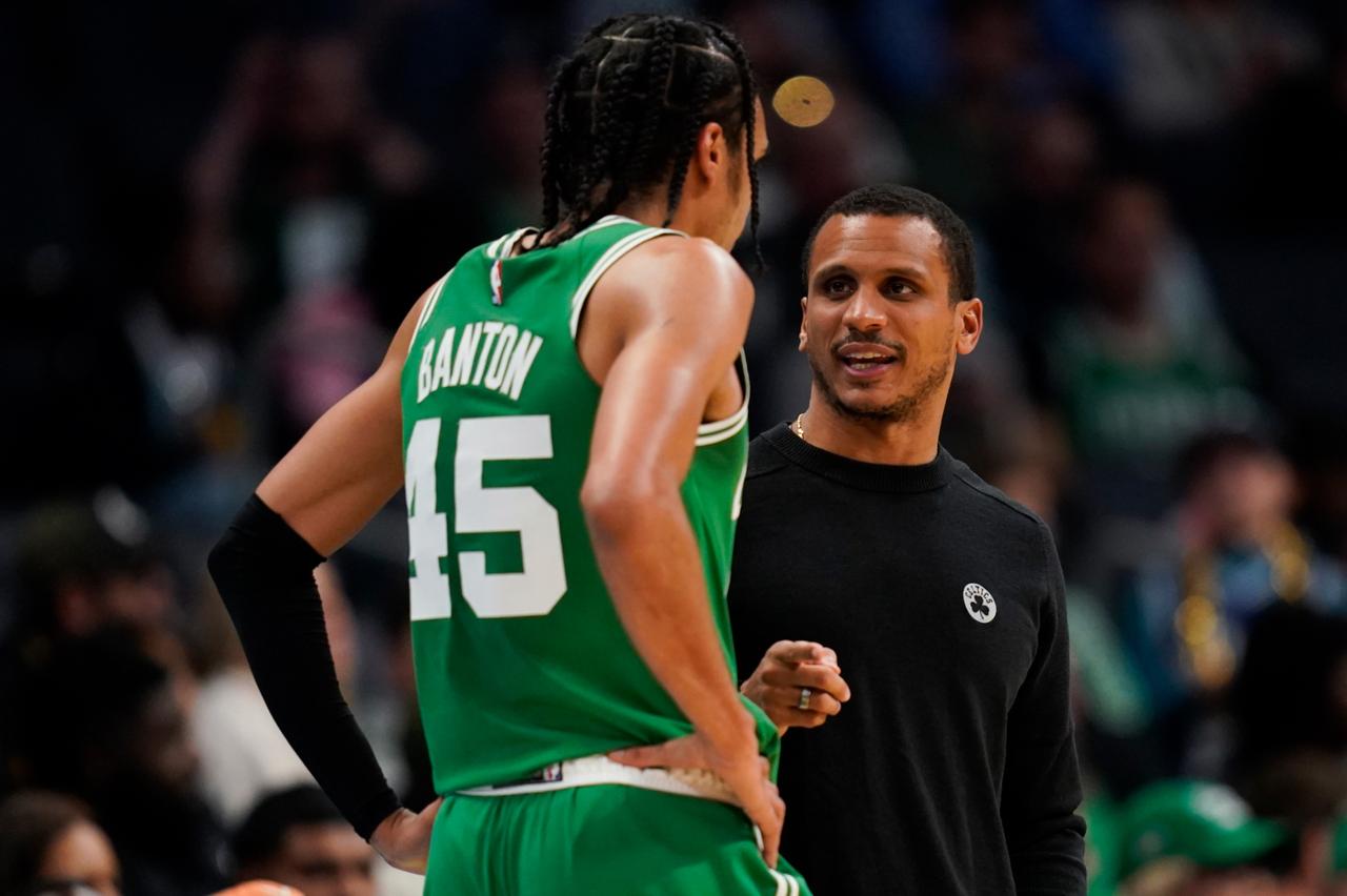 山东队还真的拿下了一名前NBA球员，看来，即便他们此前已经拿下法耶耶奥莫特，但他