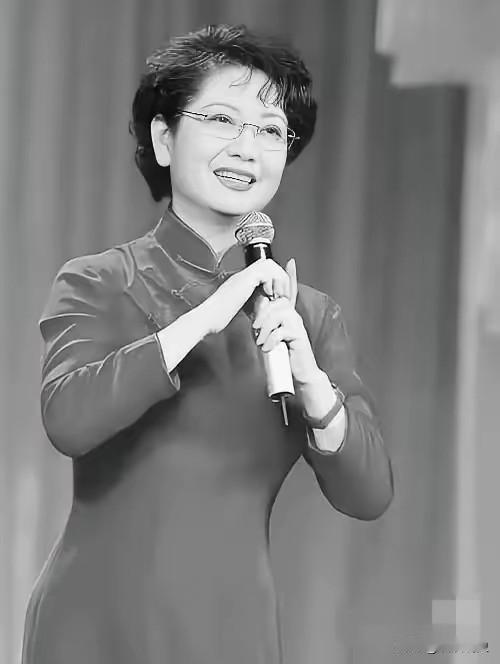 果然生死不由人啊，李维康老师就是个例子，谁能想到前不久精气神十足的她