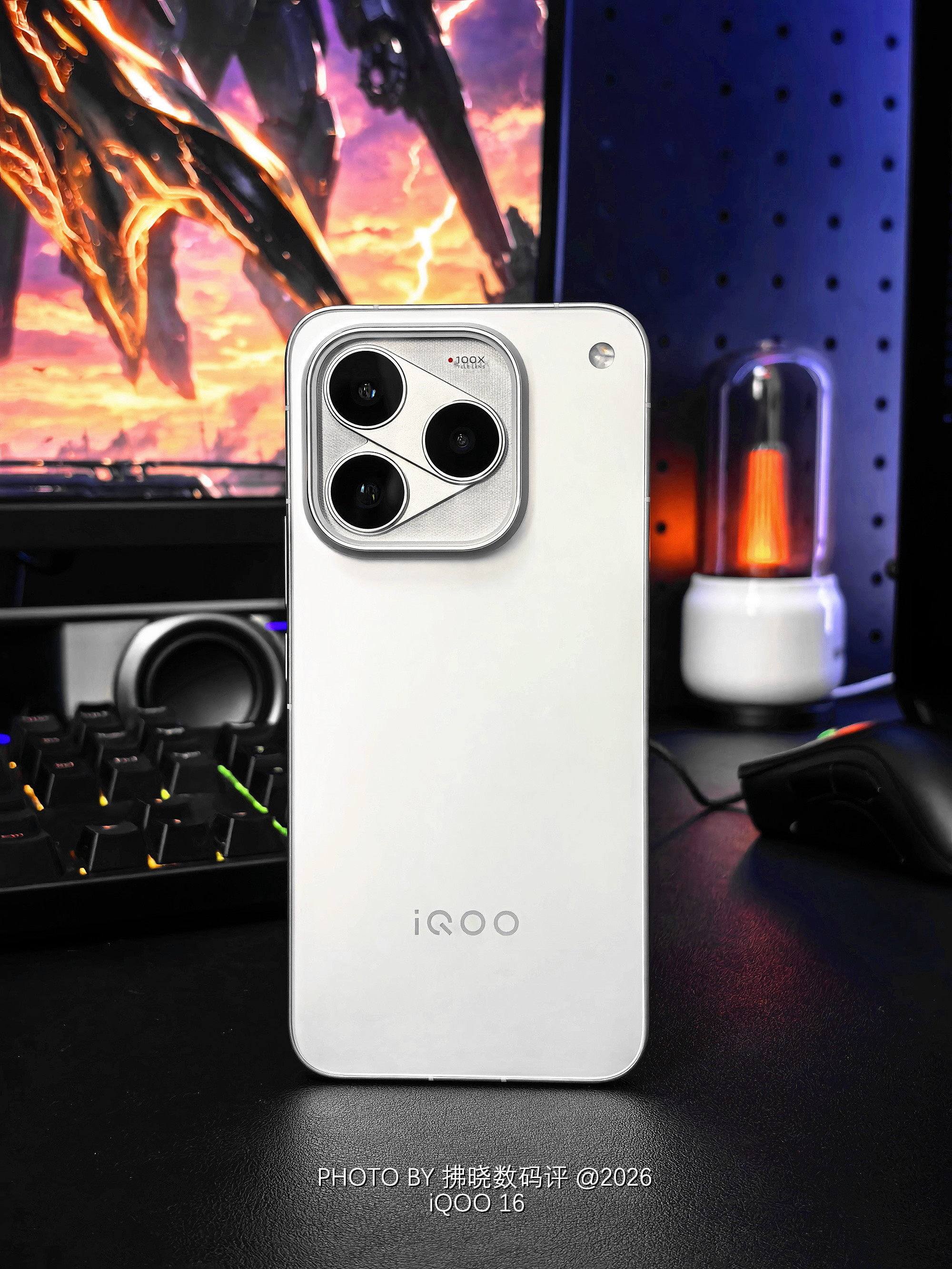 「拂晓开箱」iQOO16：虽说其依旧延用了“传奇”这版本命名，但iQOO16
