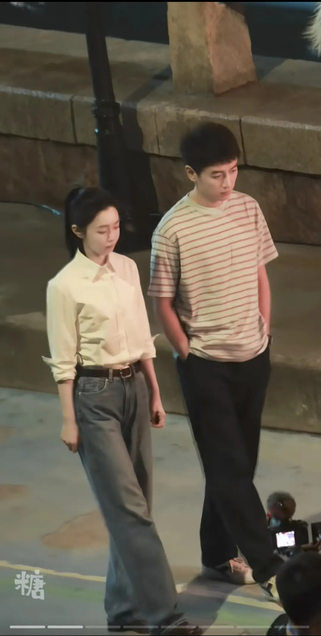 这个是陈晓吗，我的天啊，之前他那部古装剧上的时候脸感觉有点垮了，现在回春了?