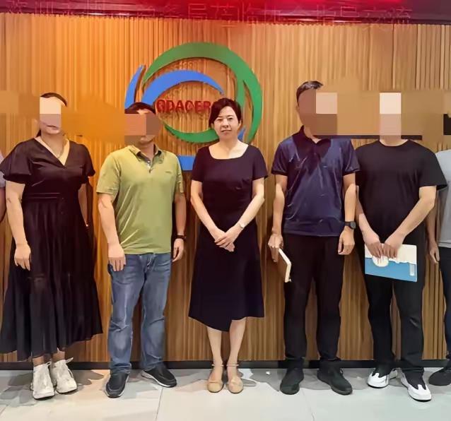 周女士这下彻底全网出圈，要说心里最难受的，其实不是她前夫，而是那九名
