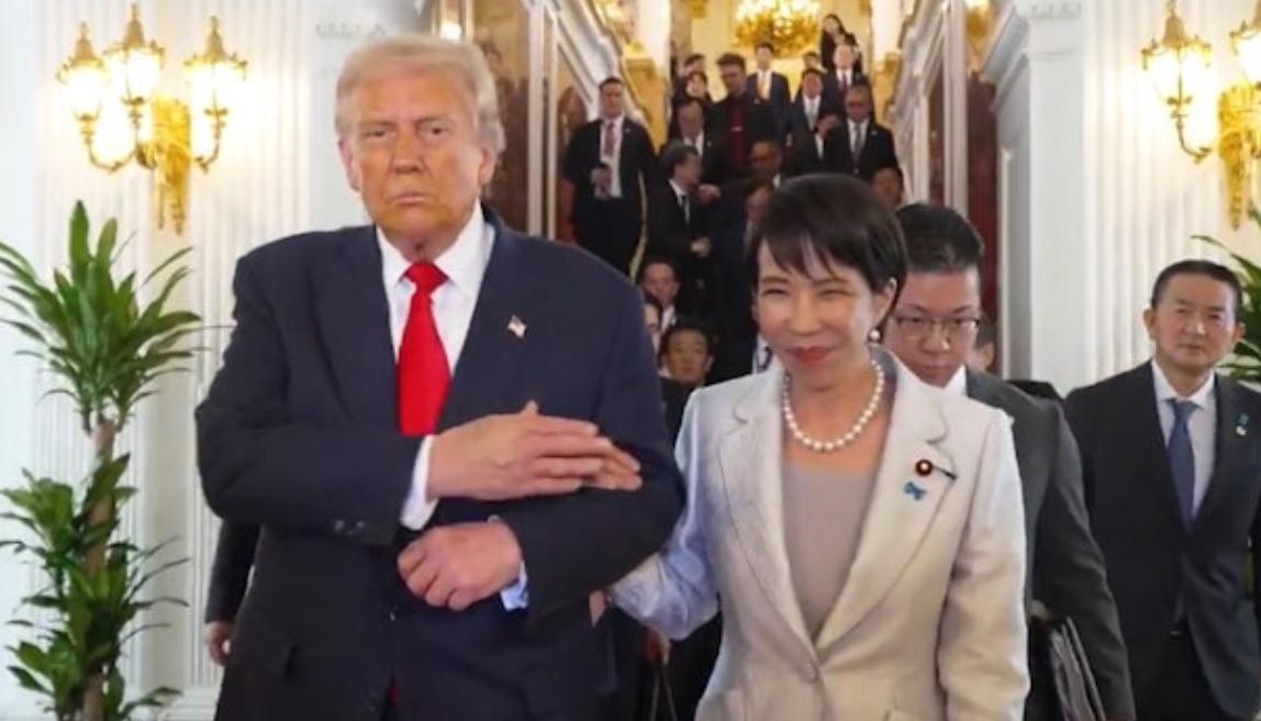 日本的选举，已经结束了！甚至在选民还没把票投进箱子之前，特朗普就直接帮日本人选好