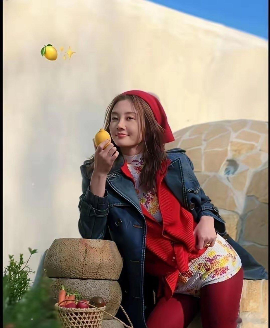 真是“无心插柳柳成荫”苗苗只是喜欢种菜，发视频分享生活，不仅收获了一大批路人粉，没成想连vogue杂