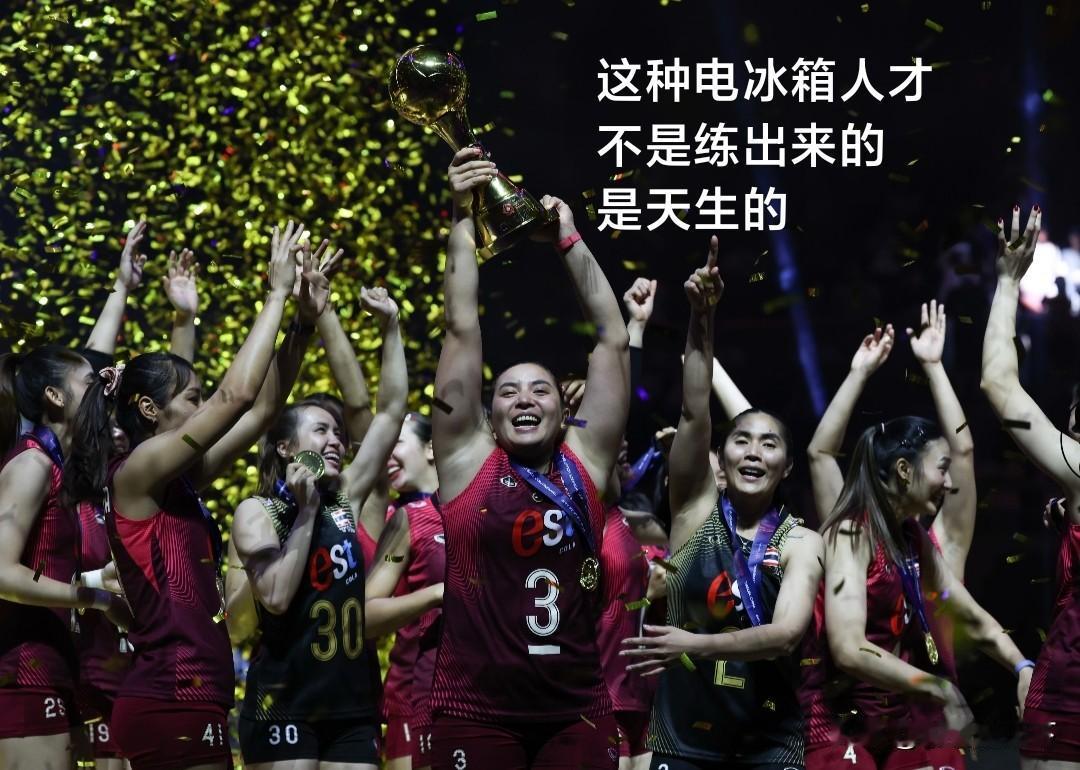 泰国女排比中国女排壮，某种程度上也挺无奈的，因为这牵扯到了一个人种的问题。相信