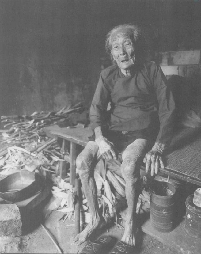 1939年，19岁少女被日军推进洗澡房，翻译官笑眯眯的说：“你有福了，你很漂亮，