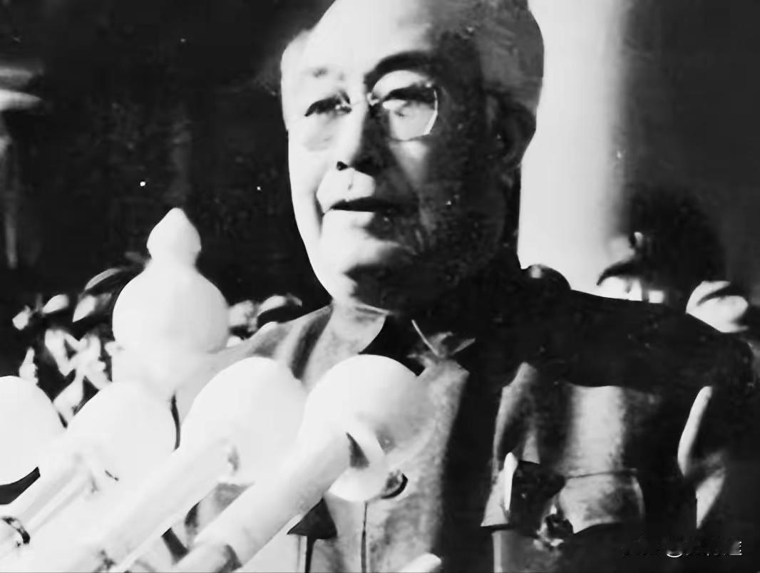 1966年5月，李富春打电话给东北局，传达中央决定，调吉林省委第一书记吴德，担任