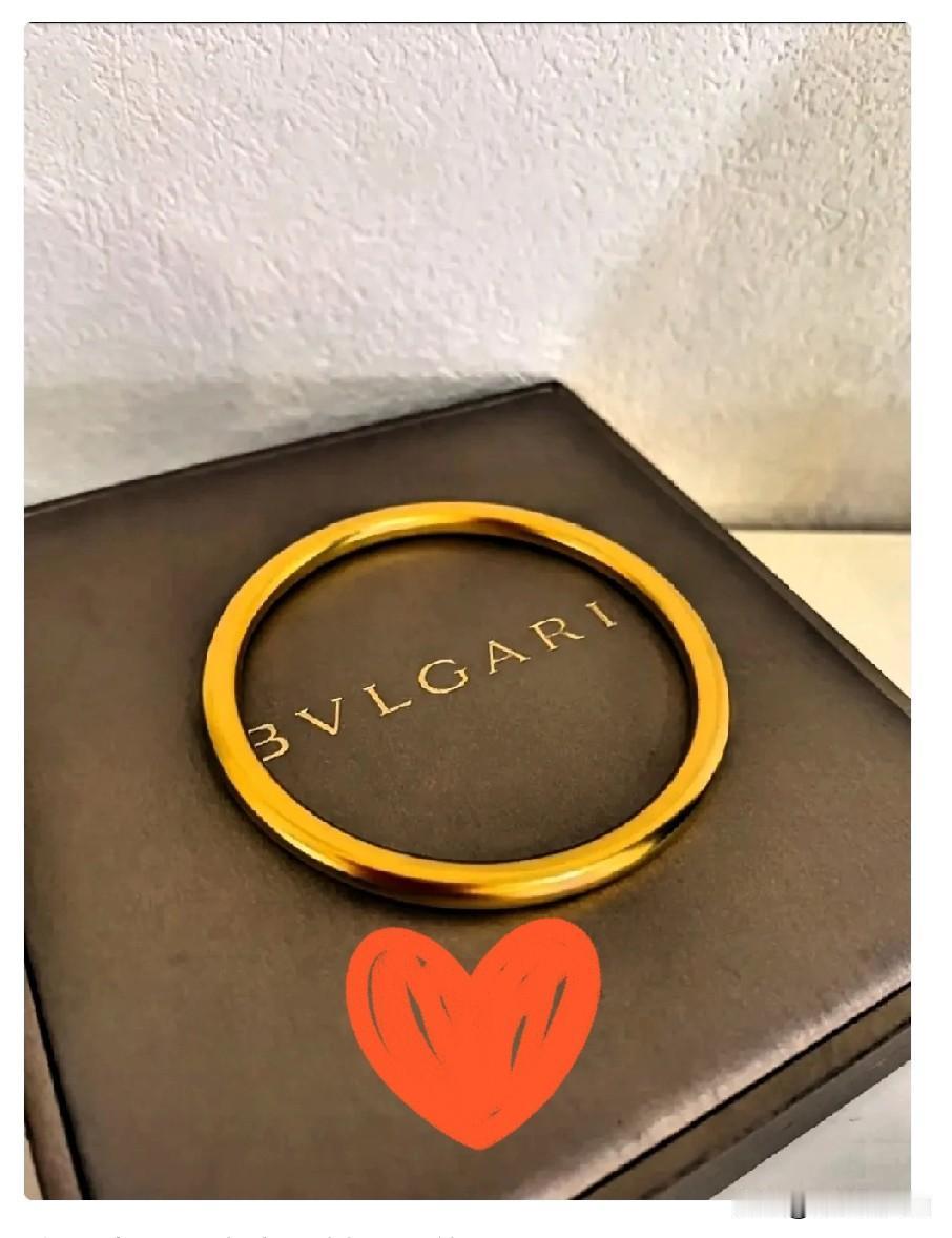 这两天卖黄金的要悔的睡不着觉了，不是因为金价涨到了1143元每克，而是从1月