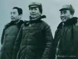 拿吃饭抹黑毛主席时代，包藏祸心，人民绝不答应！总有一些人揣着明白装糊涂，拿