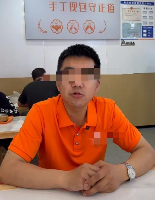 26岁安徽小伙砸80万上海开面馆6天倒闭，亏近60万还离了婚，送外卖2年再投40