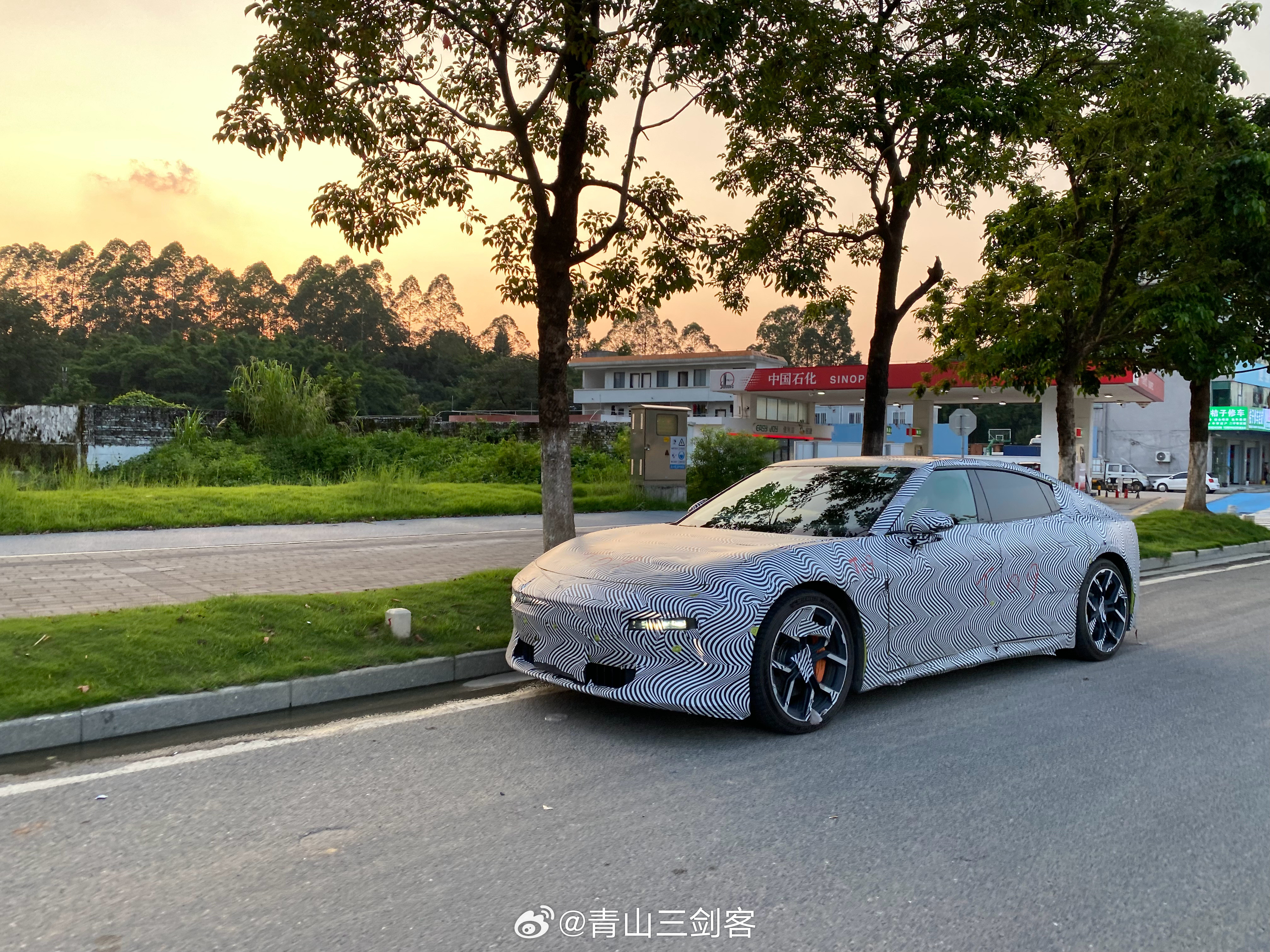 小鹏新P7这溜背大屁股有点锋利，一定很帅[爱心]小鹏p7​​​