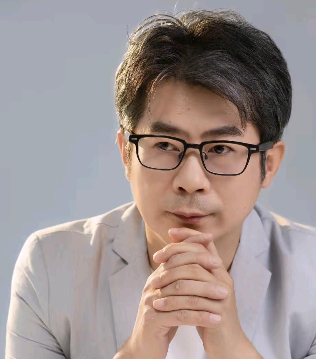 家人们，姐姐们，晚上.姗姗来了，聊聊今天说个让我又气又感动的事。626提案被