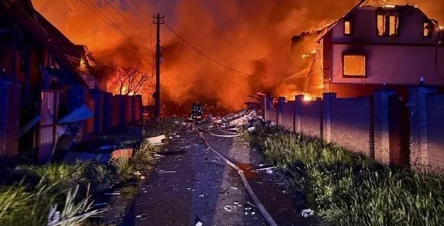 数百次“轰！轰！”的爆炸声，基辅一些地方瞬间变成了火海，变成人间地狱！乌克兰：“