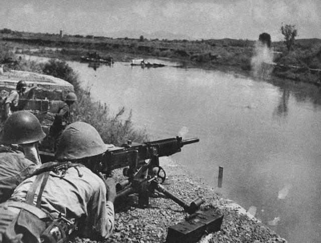 刘亚楼为何缺席了8年全面抗战？1938年，抗战刚打响没多久，中央突然下了个命令