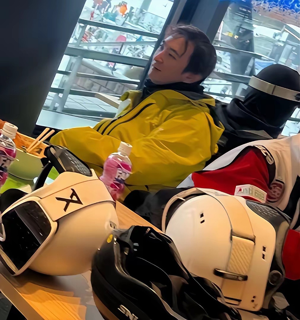 王思聪那么有钱，为什么不好好拾掇一下自己？每次被拍，总是一副有气无力的模样，头发