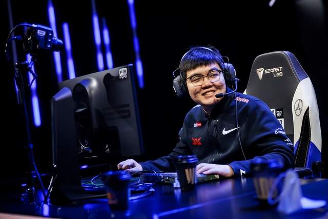 LPL官方纪录片发布, 369激将法狂吹JKL, 打TES与大黄互喷垃圾话!