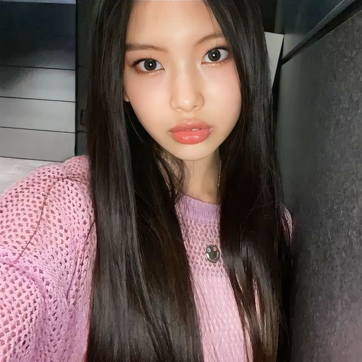 女大十八变从混血长成亚裔了