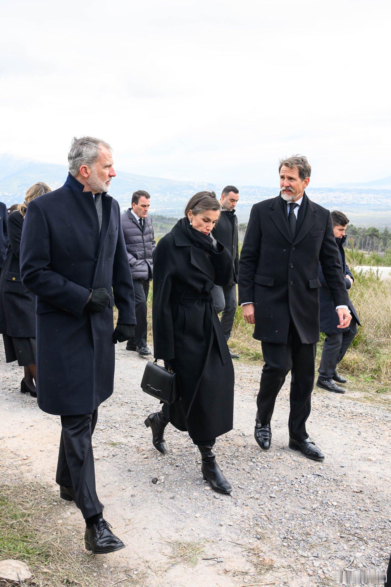 西班牙王室🇪🇸希腊王室1月19日，艾琳公主的灵柩下葬王室家族墓地塔托伊公