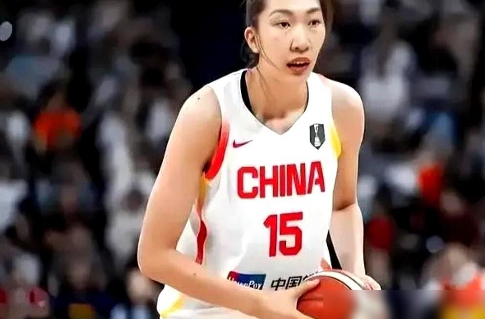 放着国内400万年薪不拿，韩旭偏要降薪跑去美国找虐，这姑娘到底图什么？在WCBA，她是四川队的绝对王