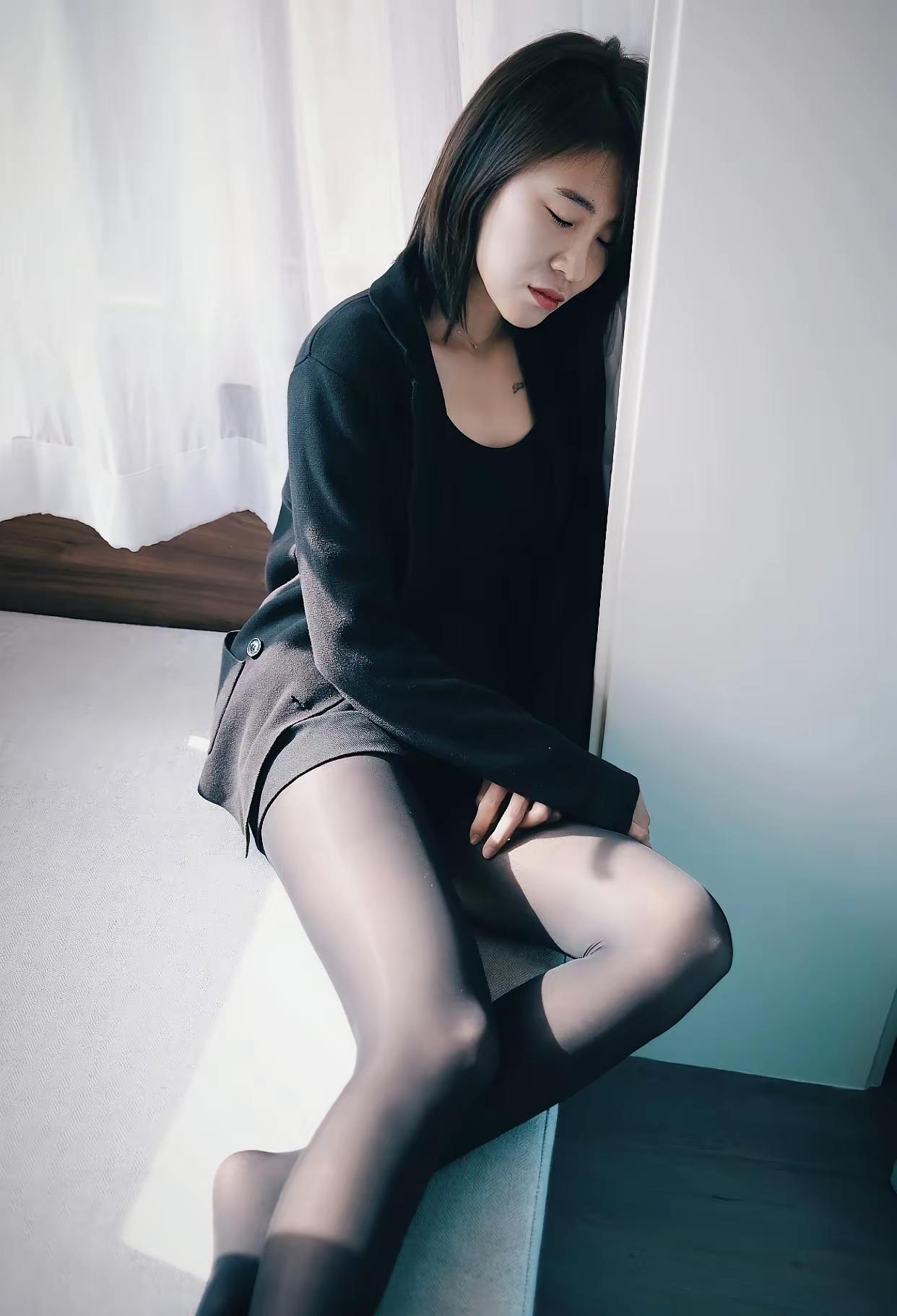 “静谧时光，沉思的午后”🍃📚