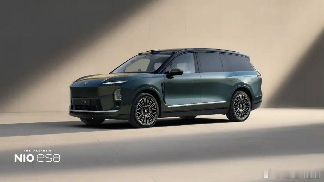 蔚来全新ES8定位“全场景科技旗舰SUV”，起售价降低，租电模式门槛更低