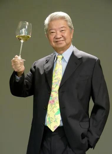 香港才子蔡澜说：“一定要跟爱酒好色的人交朋友，如果一个人既不爱酒又不好色，要么他