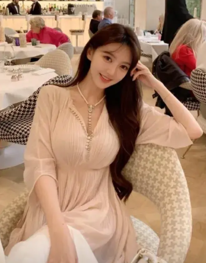 黄晓明前女友叶珂宣布生子，未透露孩子性别、未透露生父是谁8月6日，叶珂退网8