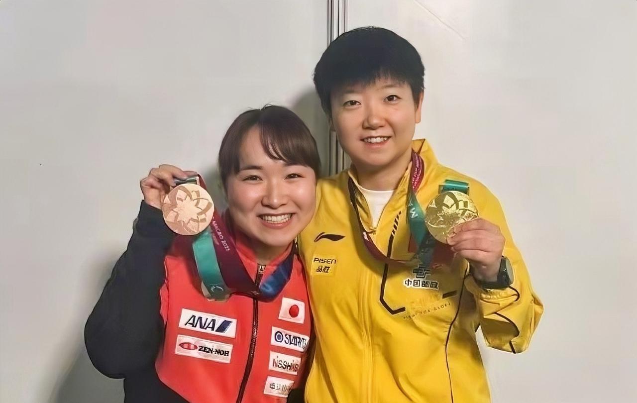 国乒总教练李隼说，伊藤美诚是队史上最难对付的对手，孙颖莎参加东奥的任务就是针对这