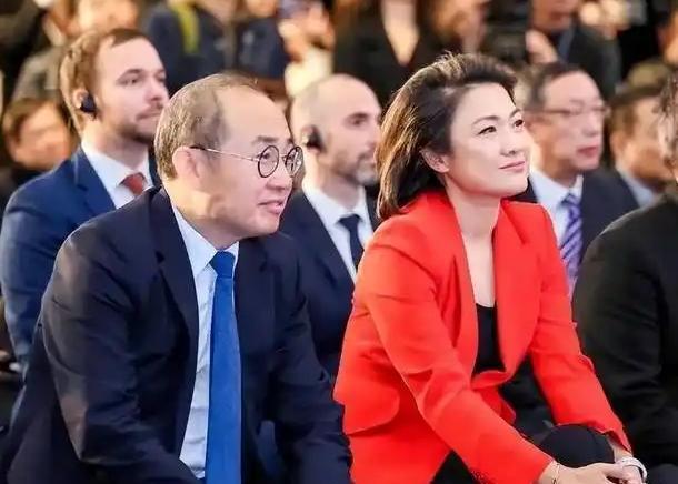 哈佛突然不能收国际生了，1500个中国留学生得卷铺盖走人。最打脸的估计是潘石屹两