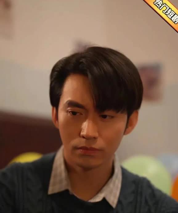 刀郎复出引发的争议，撕开了网络时代最荒诞的真相！演唱会门票秒空、黄牛疯涨