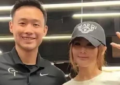 3月2日，Twins成员蔡卓妍（阿Sa）出席公开活动时，正面回应恋情传闻。她透露