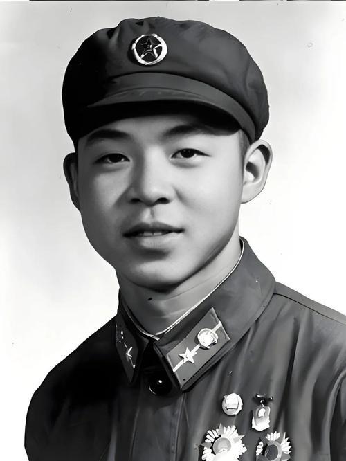 1962年，雷锋被木杆砸中头部不幸牺牲！40年后，现场鉴定人说出了事故细节：难以