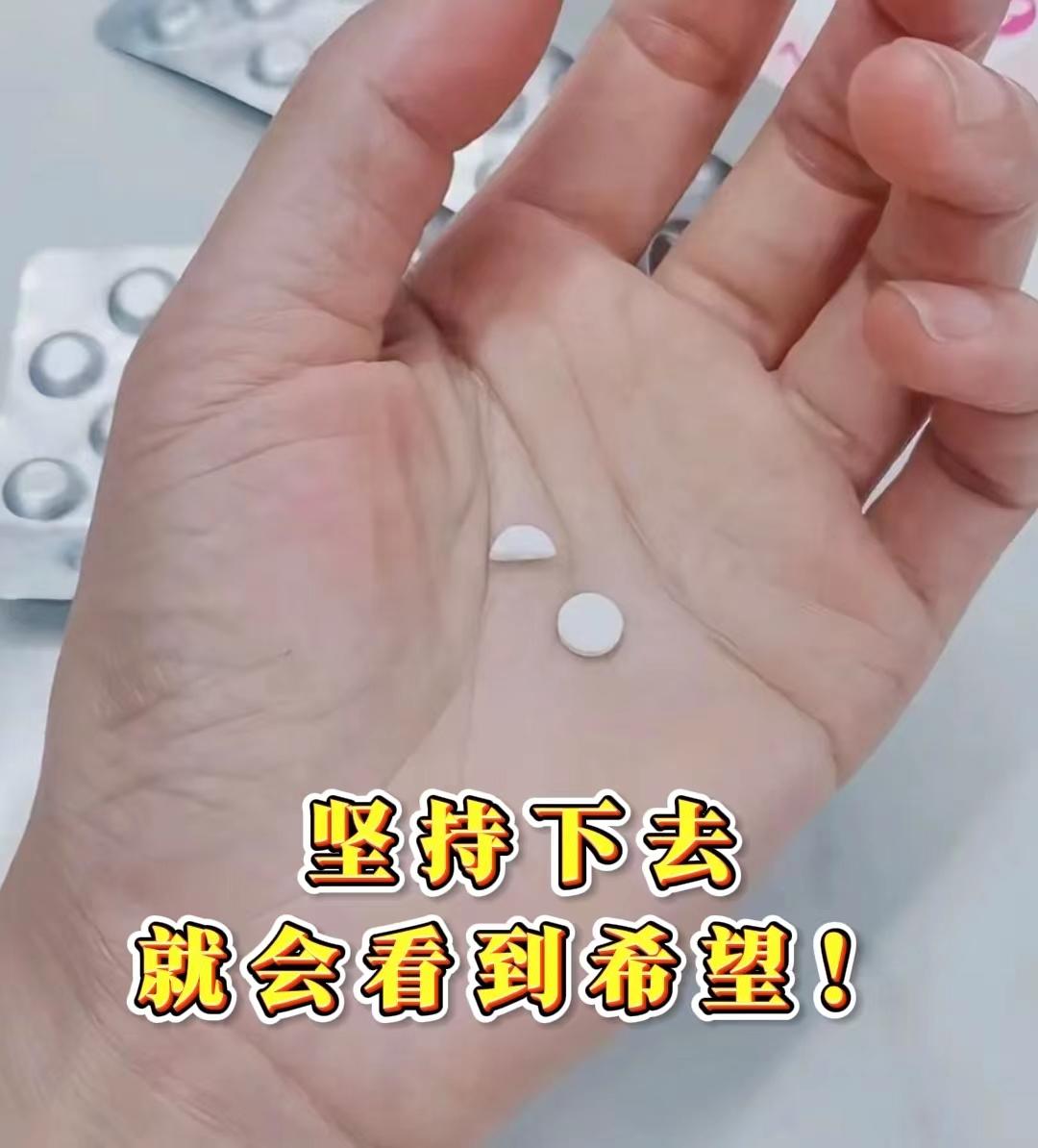 52岁的泰安李先生是乙肝小三阳患者，2022年就诊时乙肝病毒载量6次方...
