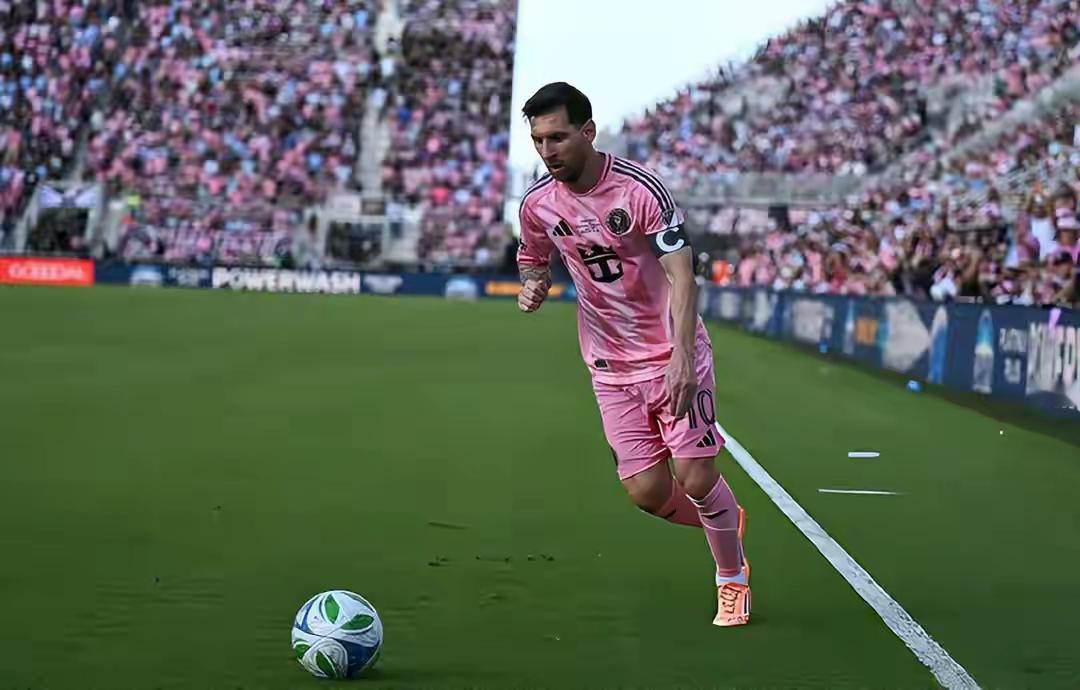 【梅西如愿登临美职联总冠军，德保罗俱乐部取得突破】迈阿密国际主场3-1力克温哥华