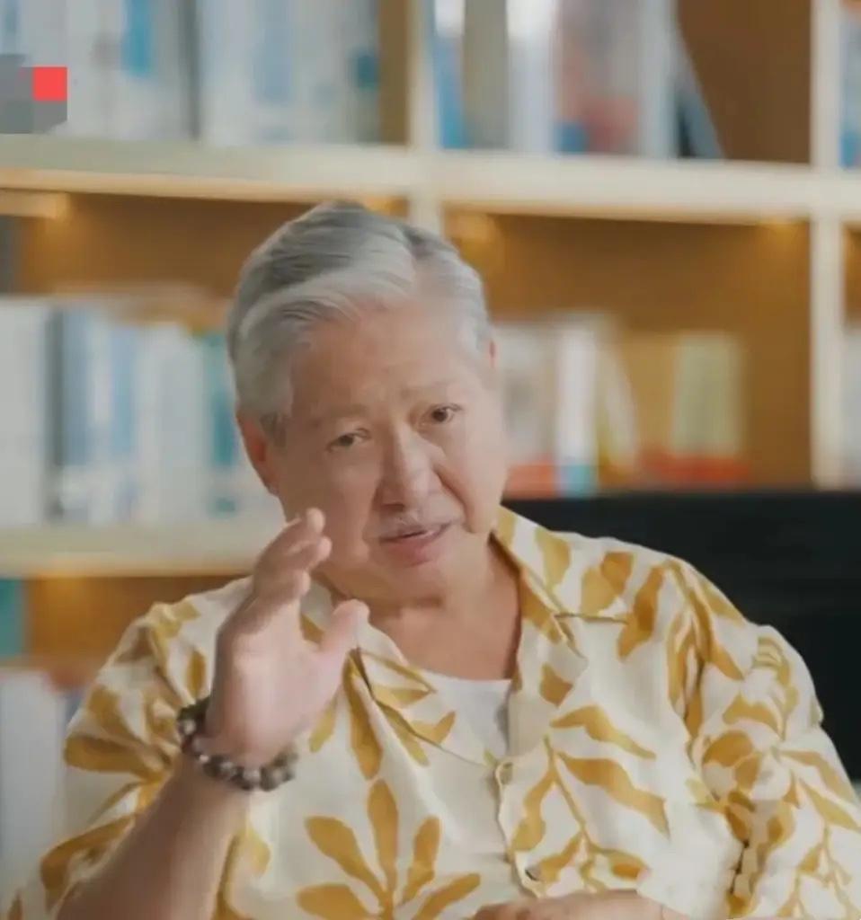 洪金宝也出来爆料了，第一个就是林正英，他说林正英这个人平常很斯文，但如果让他喝了