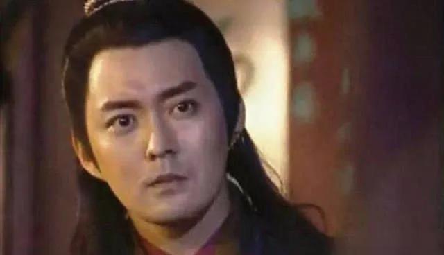 1364年，13岁的陈友谅之子陈理，颤抖着趴在地上，哭喊道：“我降，我全家都降。