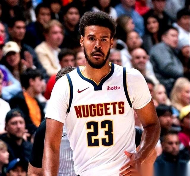 都说“人挪活，树挪死”，但卡梅伦·约翰逊刚来掘金那会儿，我看是快“挪死”了。前