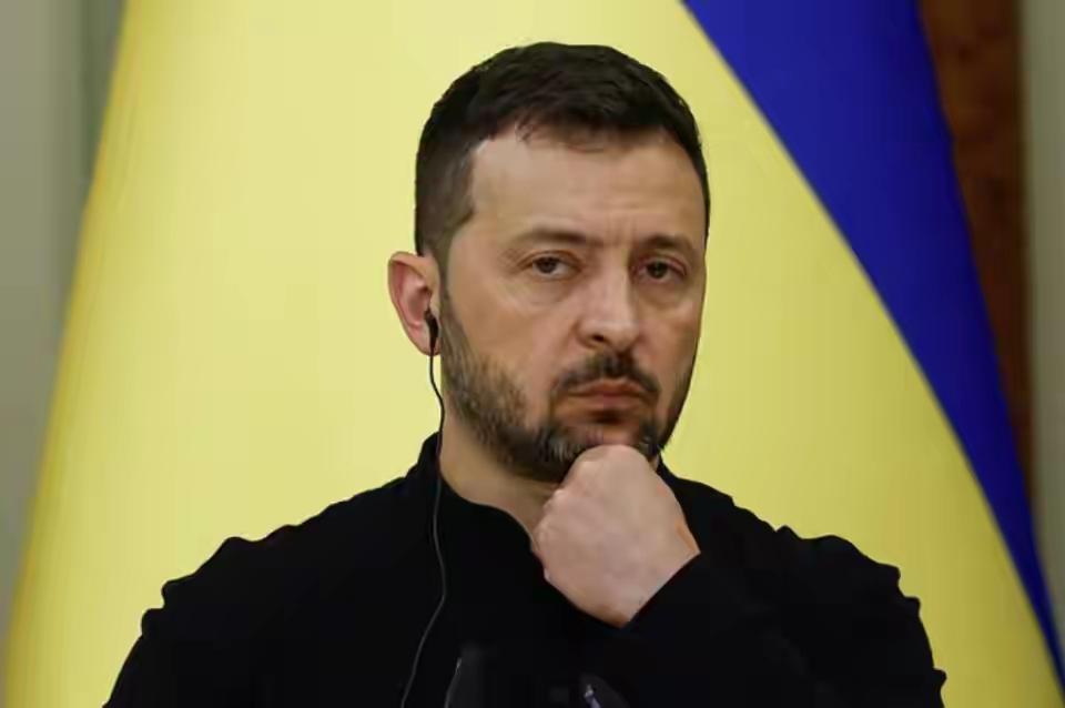 俄：小乌，来莫斯科聊聊。乌：我不来。俄：你这是什么意思？乌：要来也是你来基