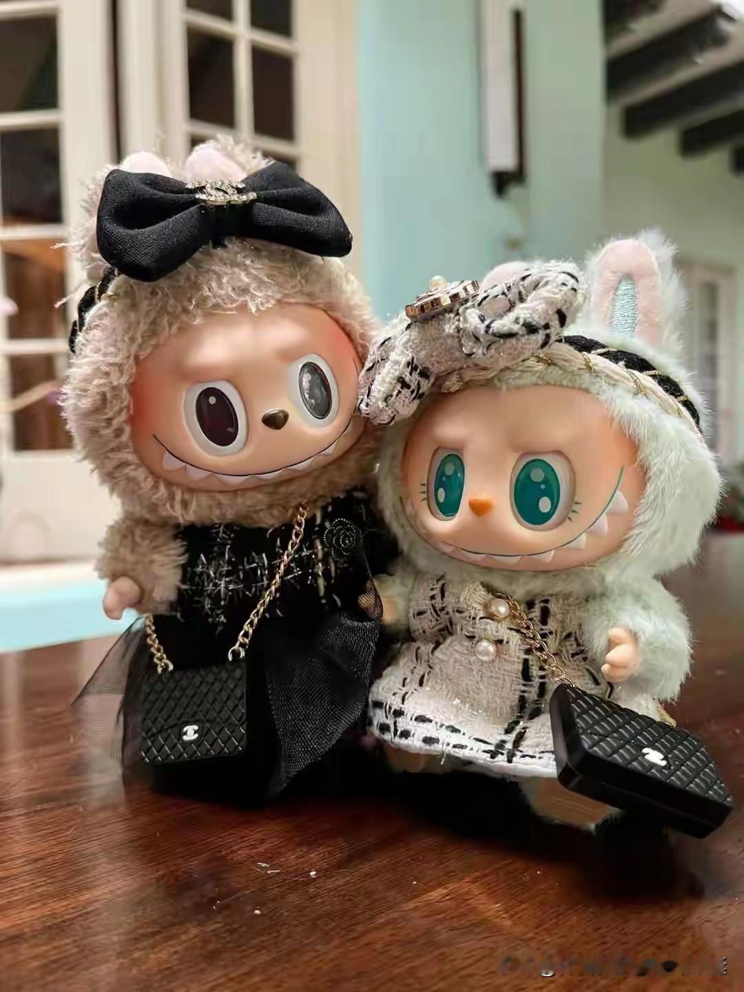 杰伦格林表态自己将带许多拉布布回到菲尼克斯，这个玩具太可爱了。不得不说来到中国，