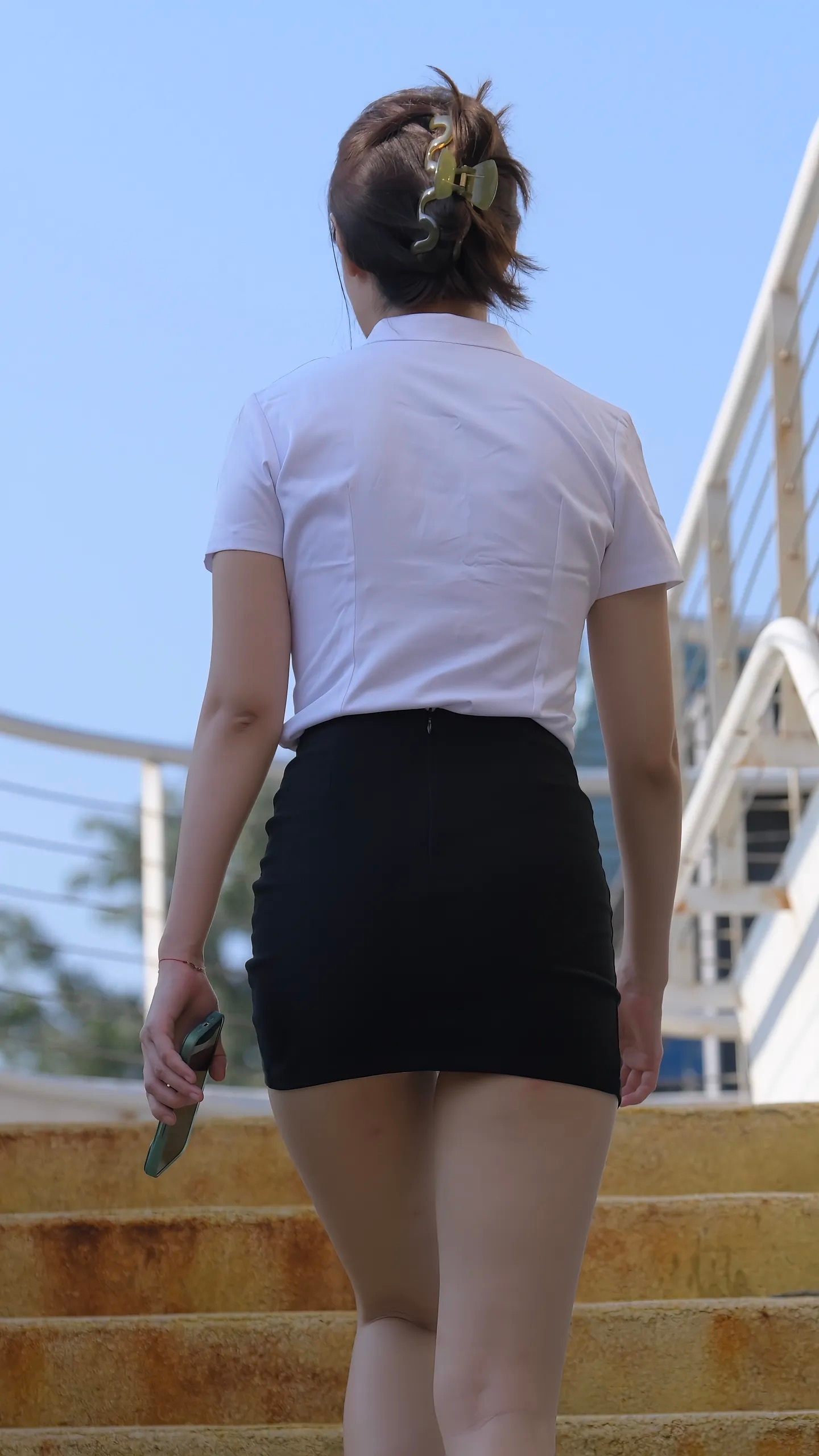 像只小猫咪一样乖